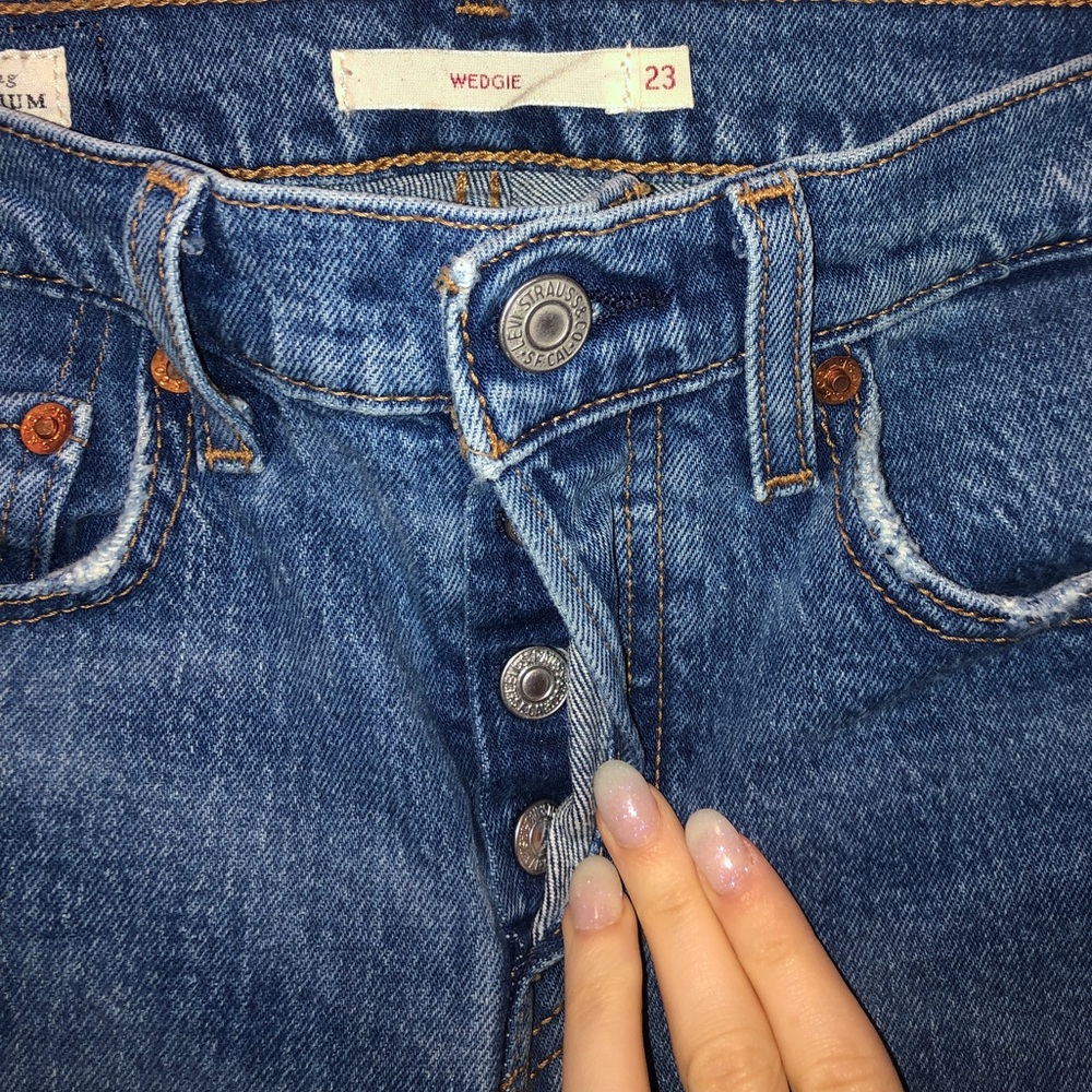 wedgie fit levi’s